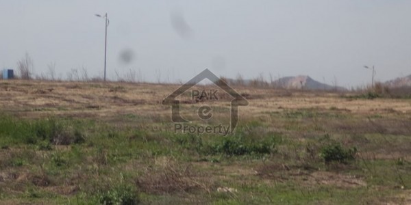 Plot Available For Sale In I-16/2 On Excellent Location