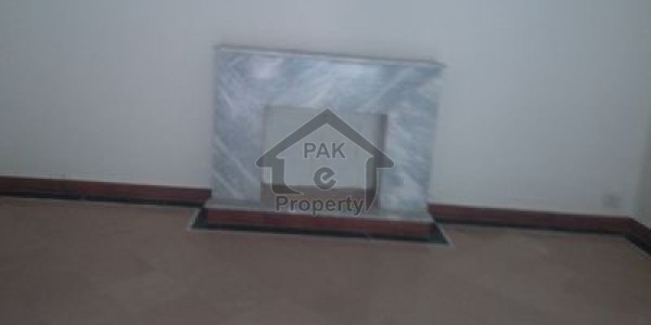 30x60 New Beautiful Upper Portion In Cbr Phase 1, In Islamabad