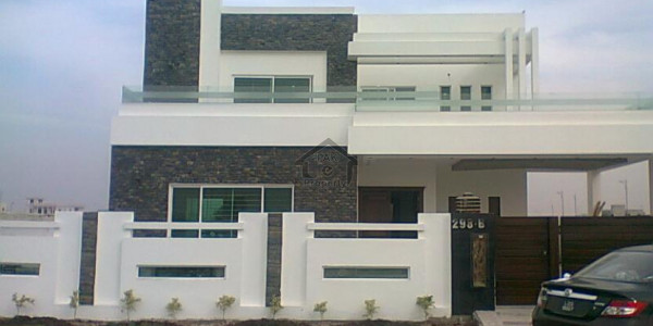 Triple Storey House Is For Sale In British Homes Colony