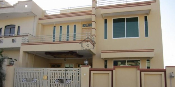 Wapda Town 1-kanal Used 40 Feet Road Prime Location Beautiful Bungalow For Sale