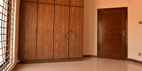 Signature Properties Offer You Two Bed Corner Apartment And Luxury Apartments In Ghurair Giga Dha Ph