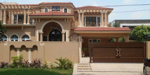 DHA Phase 4 - Block GG - 10 Marla House For Rent
