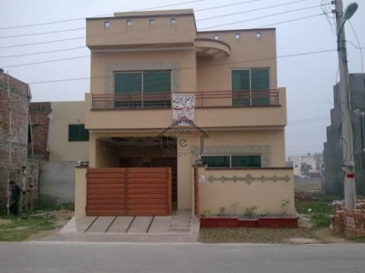 F6 a beautiful house available for rent green big lawn
