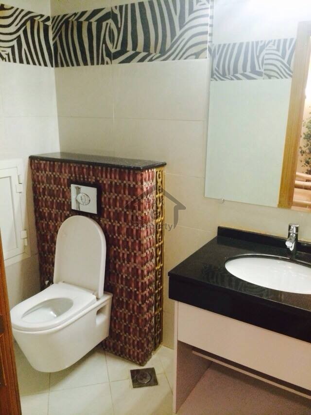 1 bed furnished apartment 4 rent in Bahria town phase 6 Rwp