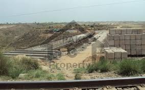 Bahria Town Phase7 10marla level & boulevard back side plot available