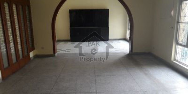 Askari 13 5 bedrooms house for rent