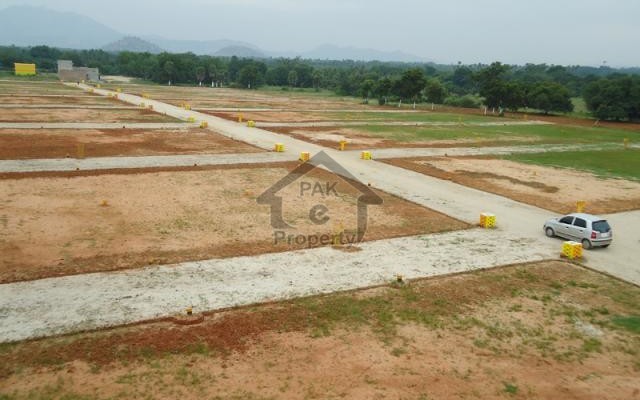 Ideal Location 14 Marla Plot With Possession Extra Land Paid In Media Town Block A - Near Main Boule