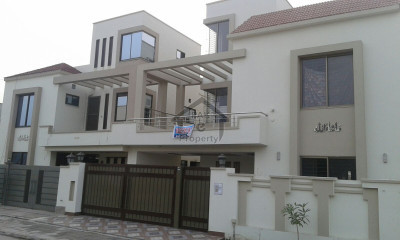 E113 House 2 Unit 500 Sq Yd For Sale