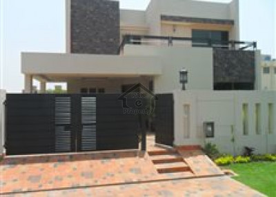 10 Marla House With 4 Bedrooms Available For Sale