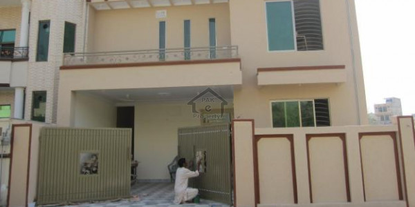 10 Marla House For Sale At Prime Location Of Main Cantt Lahore