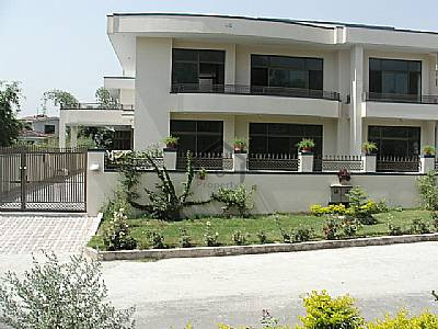 10 Marla Slightly Used Furnished Bungalow Near Wateen Chowk And Sports Complex