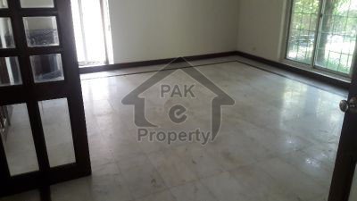 G_11/2 near markaz furnish room ground portion only working female