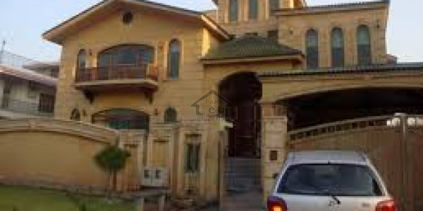 Faisal Town - Block D - 10 Marla Double Storey House For Sale IN LAHORE