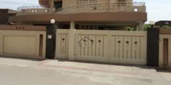 Gulberg - 1 Kanal Single Storey Old Bungalow For Sale IN LAHORE