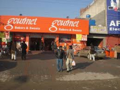 Main Boulevard Gulberg - Shop For Sale  IN  Gulberg, Lahore