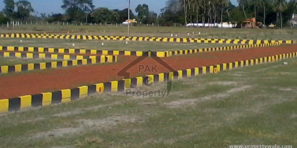 E-17/3, 50x90 Level Plot Double Road Cdechs E-17/3, Reasonable Price