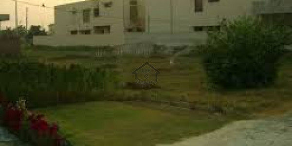 DHA Phase 4 - Block GG - Phase4 Gg 100 Feet Road Corner Plot For Sale IN LAHORE