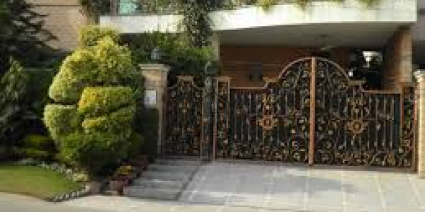 Lalazaar Garden - House Is Available For Sale IN LAHORE