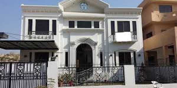 Al Najaf Colony,8 Marla-House Available For Sale