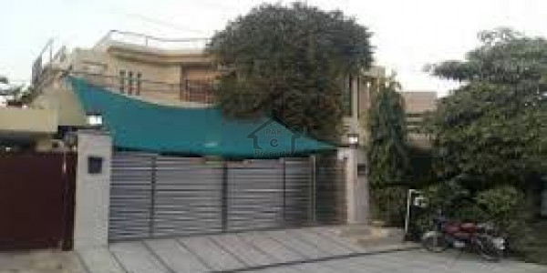 Jan Mohammad Road-  3 Marla-   Corner House For Sale At Barma Street.