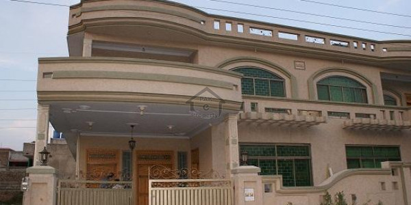 Bahria Town - Rafi Block - 13 Marla House Is Available For Sale IN Lahore