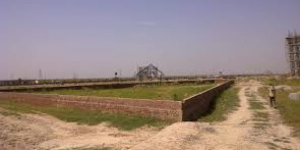New Model Town - 1 Kanal Plot Is Available For Sale IN Gujrat