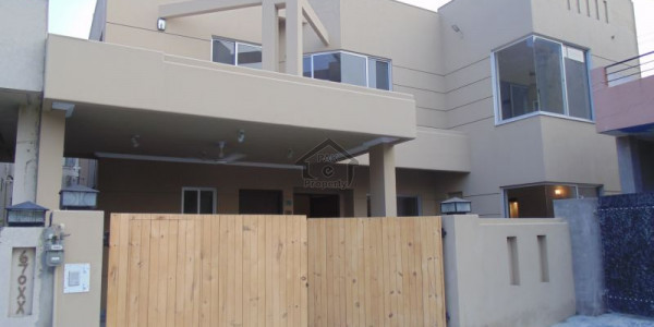 Gujrat- 6 marla double storey house for sale