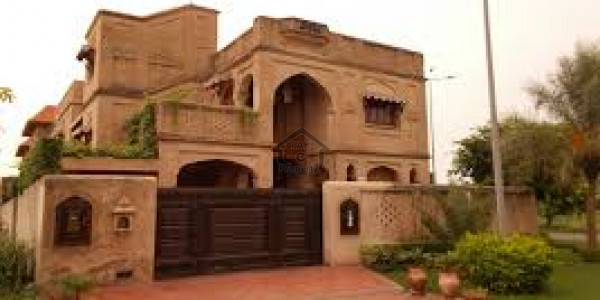 1.5 Kanal-House Available For Sale in Gujranwala