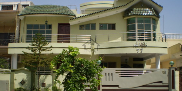 Muslim Town, 5 Marla-House Is Available For Sale