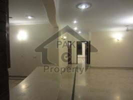 Clifton - Block 8 - Three Bed Apartment For Rent