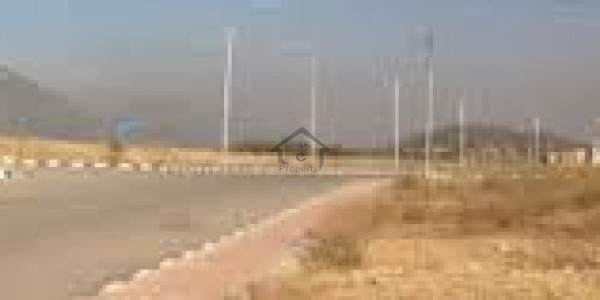 Gwalior Cooperative Housing Society, Scheme 33 - Commercial Plot is Available for Sale IN Karachi