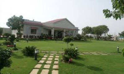 Scheme 45- Nice Approach VIP Farm House 2200 Yards IN Karachi