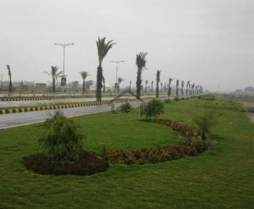 Bahria Town Phase 8 - 10 Marla-Plot For Sale South Face