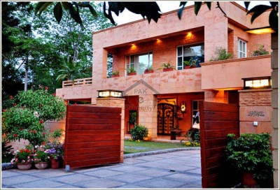 Allama Iqbal Town - Ravi Block, 10 Marla House For Sale