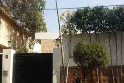 DHA Phase 4-House Available For Sale In Karachi