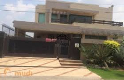 Usman Block-8 Marla-Single Storey Beautiful House For Sale in Okara