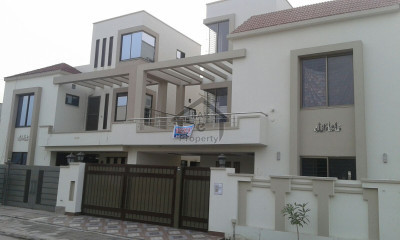 DHA Phase 4, -1 Kanal Fully Corner Bungalow for sale...