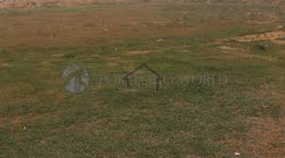 plot for sale in E -12/1