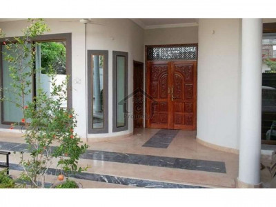 F-10,  - 1.3 Kanal - House Available For Sale..