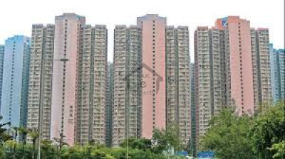 Badar Commercial Area, - 6 Marla - flat for sale..