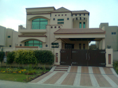 Bahria Town - Precinct 10, - 8 Marla - Villa Available For Sale..