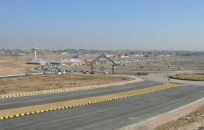 Bahria Town Karachi, 200 Yards Commercial Plot for sale..