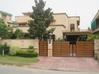 Bahria Town - Quaid Villas, - 8 Marla- Villa Is Available For Sale