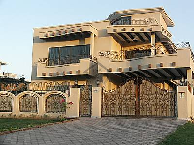 Bahria Town Phase 8 - Umer Block, 7  Marla-  House For Sale.