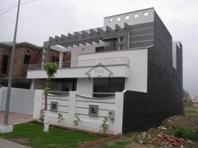 Bahria Town - Umar Block, -5 Marla - House Available For Sale.