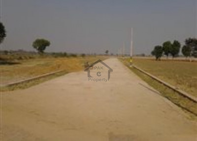 Khayaban-e-Amin - Block C, 1 Kanal Corner And Facing Park Plot For Sale.