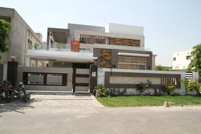 Architects Engineers Society - Block B,- 10 Marla - House Available For Sale.