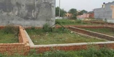 Bahria Town - Babar Block,- 10 Marla - plot for sale .