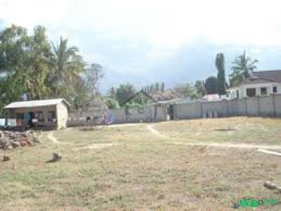 Low Cost - Block G, - 5 Marla - Plot Is Available For Sale.