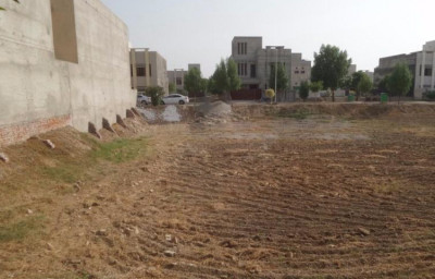 Bahria Town Phase 7,-10 Marla - Plot For Sale .
